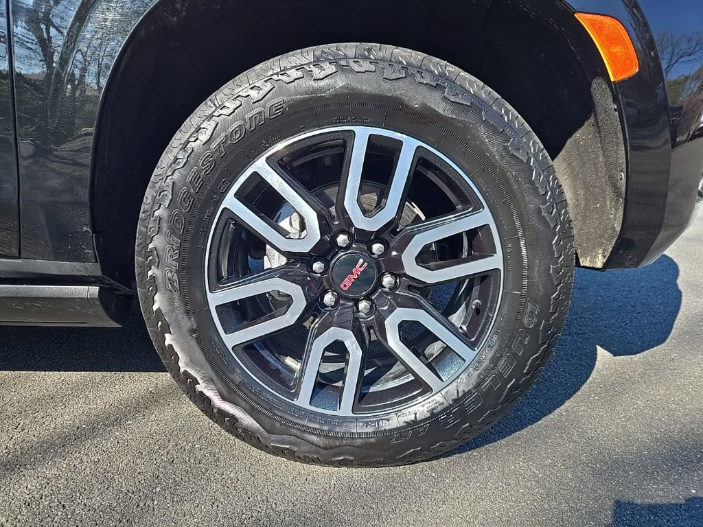 Used 2023 GMC Yukon XL AT4 w/ AT4 Premium Package image 10