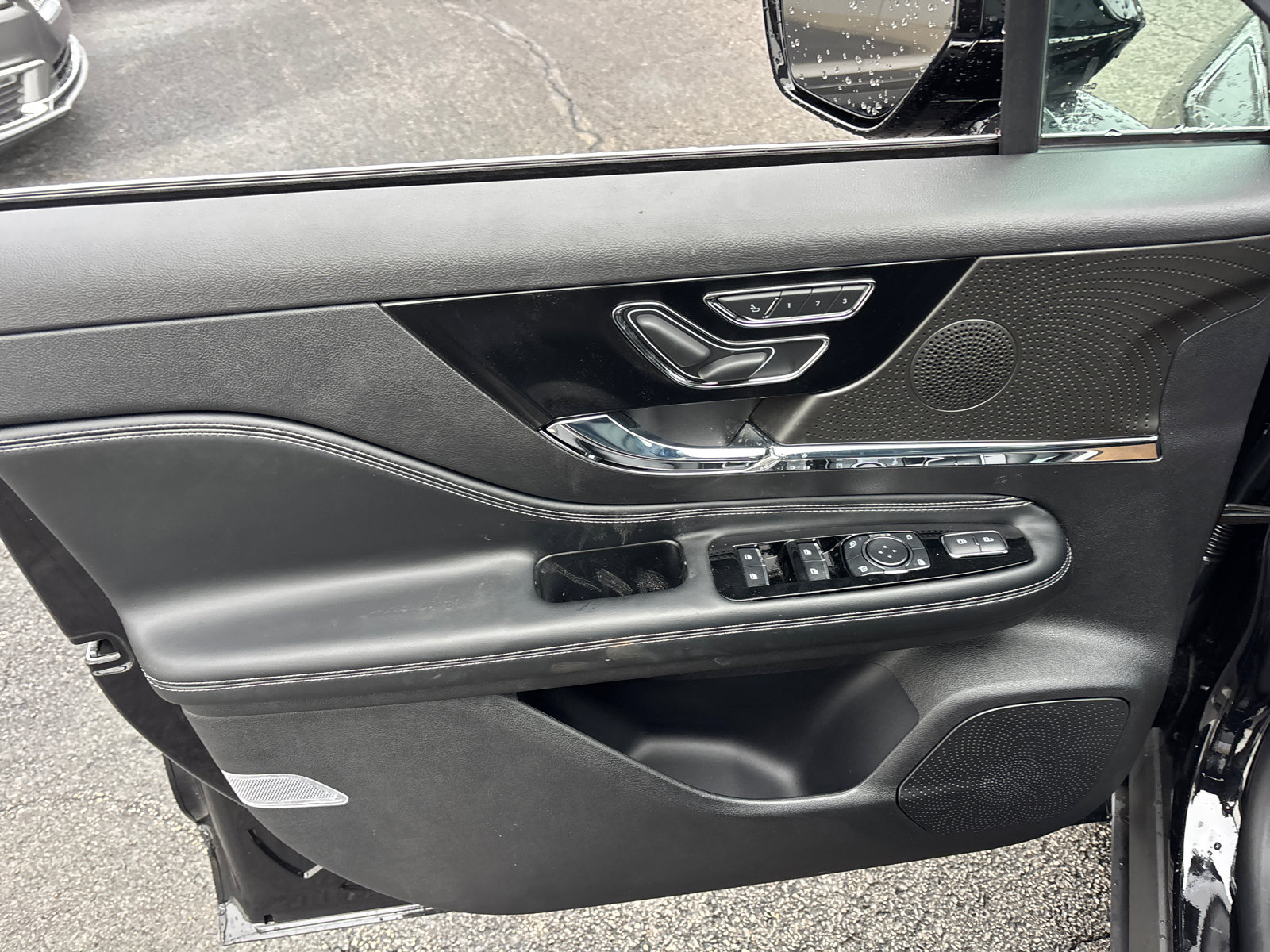 New 2026 Lincoln Corsair Premiere AWD/4WD image 11