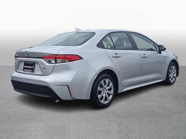 Used 2025 Toyota Corolla LE FWD image 4