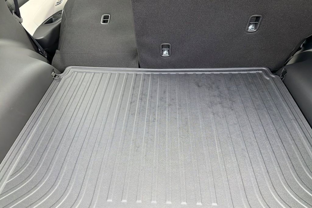 New 2026 Hyundai Tucson Blue SE image 13