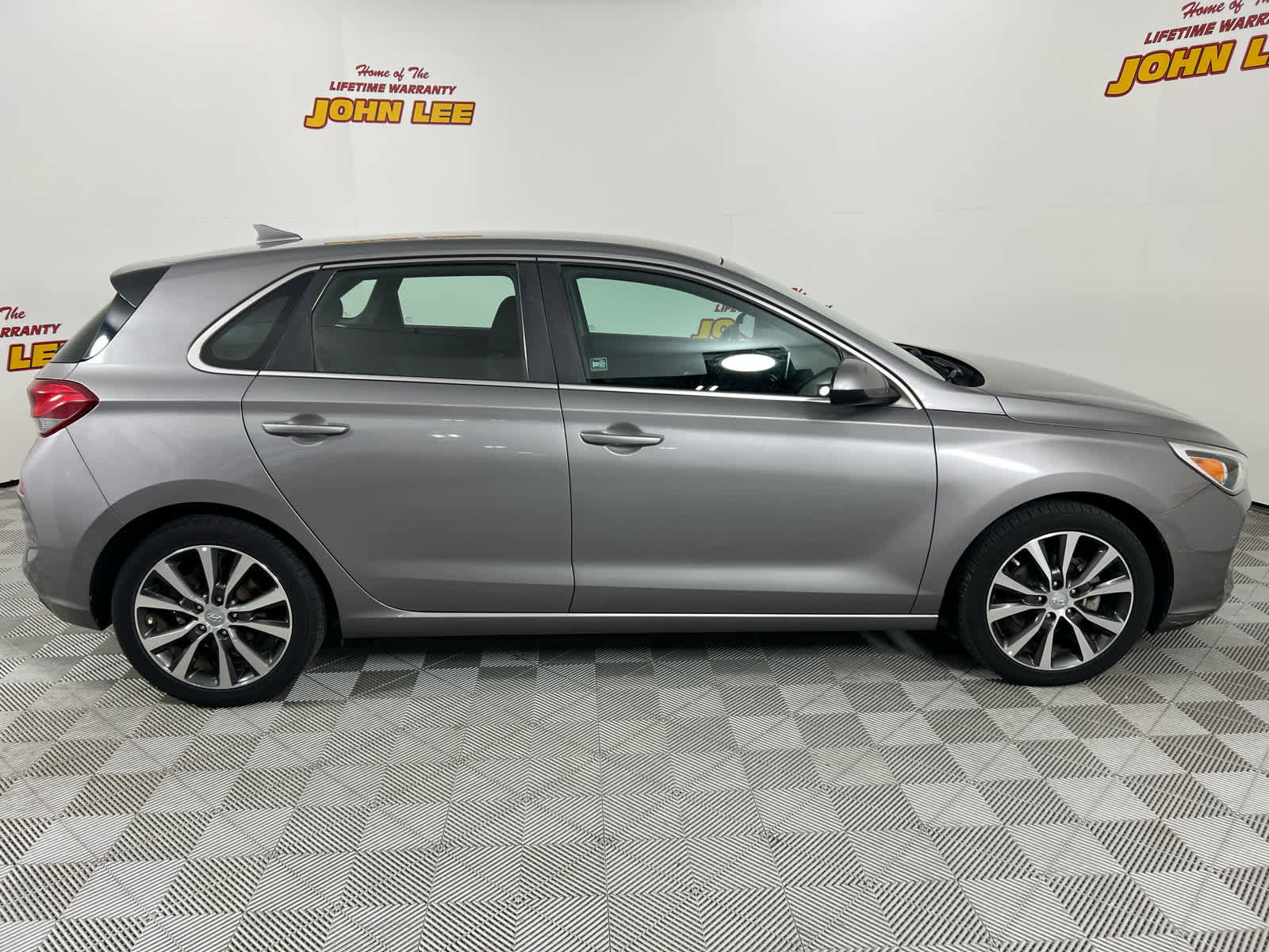 Used 2020 Hyundai Elantra GT FWD image 8
