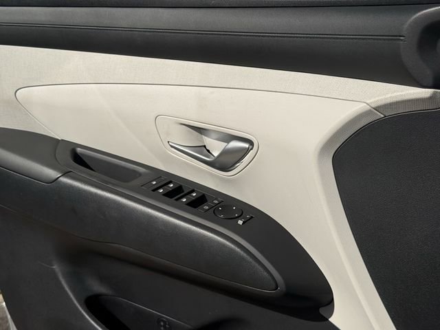 Used 2025 Hyundai Tucson SEL FWD image 25