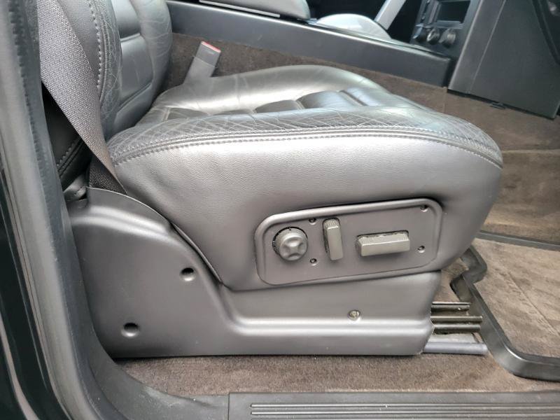 Used 2005 HUMMER H2 SUT w/ Preferred Equipment Group AWD/4WD image 66