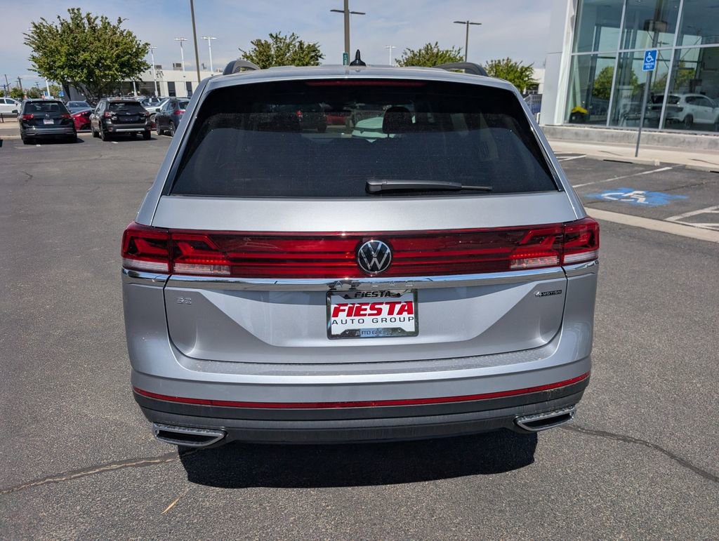 Used 2025 Volkswagen Atlas SE image 6