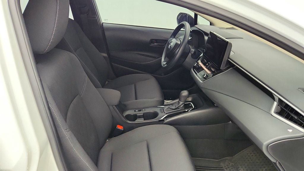 Used 2025 Toyota Corolla LE w/ LE Premium Package FWD image 22