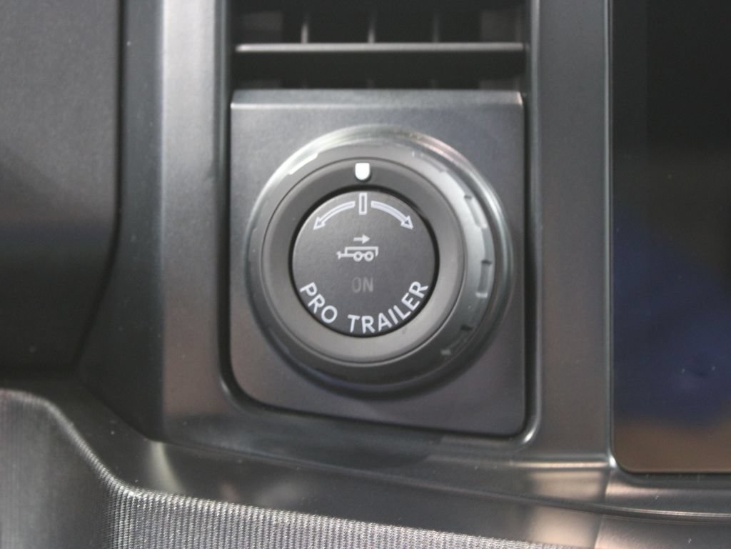 Used 2026 Ford F250 Platinum w/ FX4 Off-Road Package AWD/4WD image 71