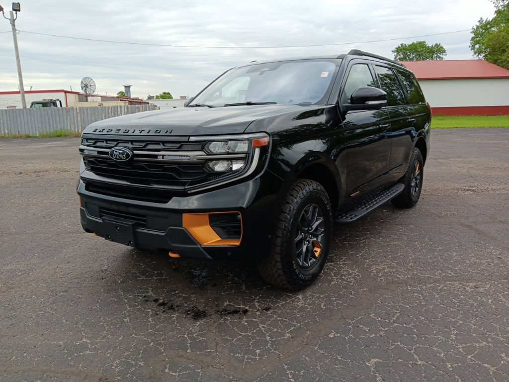 Used 2025 Ford Expedition Tremor AWD/4WD image 13