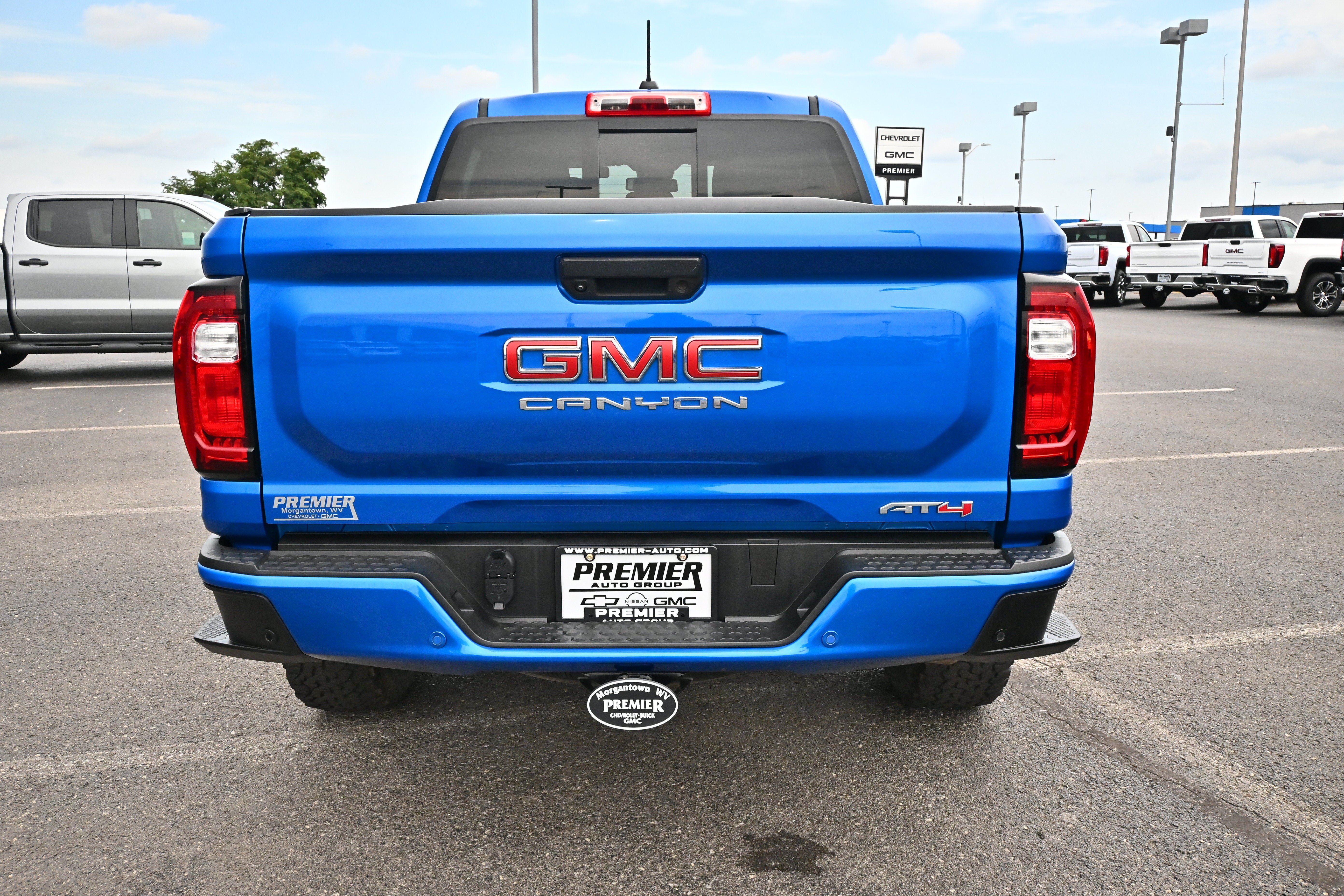 Used 2023 GMC Canyon AT4 w/ AT4 Premium Package AWD/4WD image 7