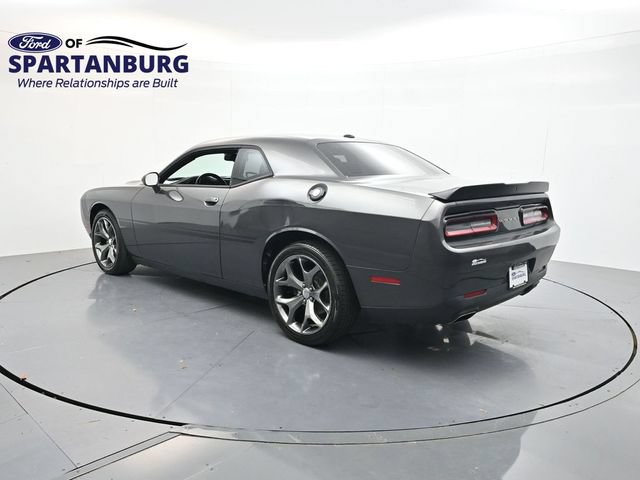 Used 2016 Dodge Challenger SXT w/ Driver Convenience Group RWD image 5