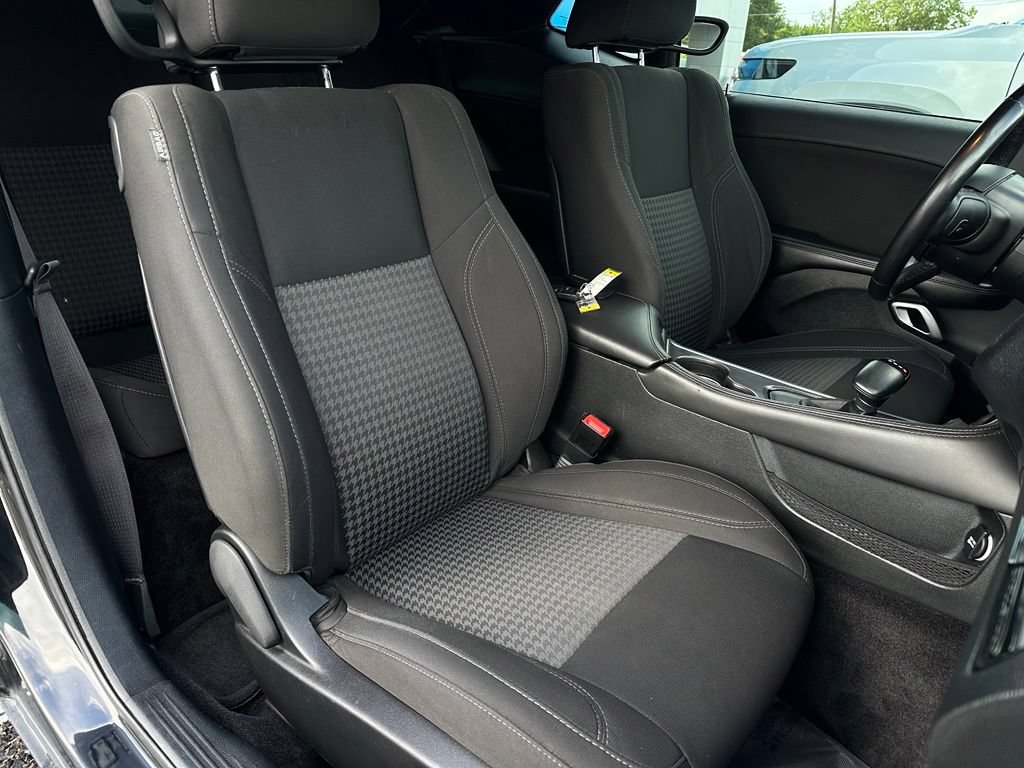Used 2017 Dodge Challenger R/T RWD image 17