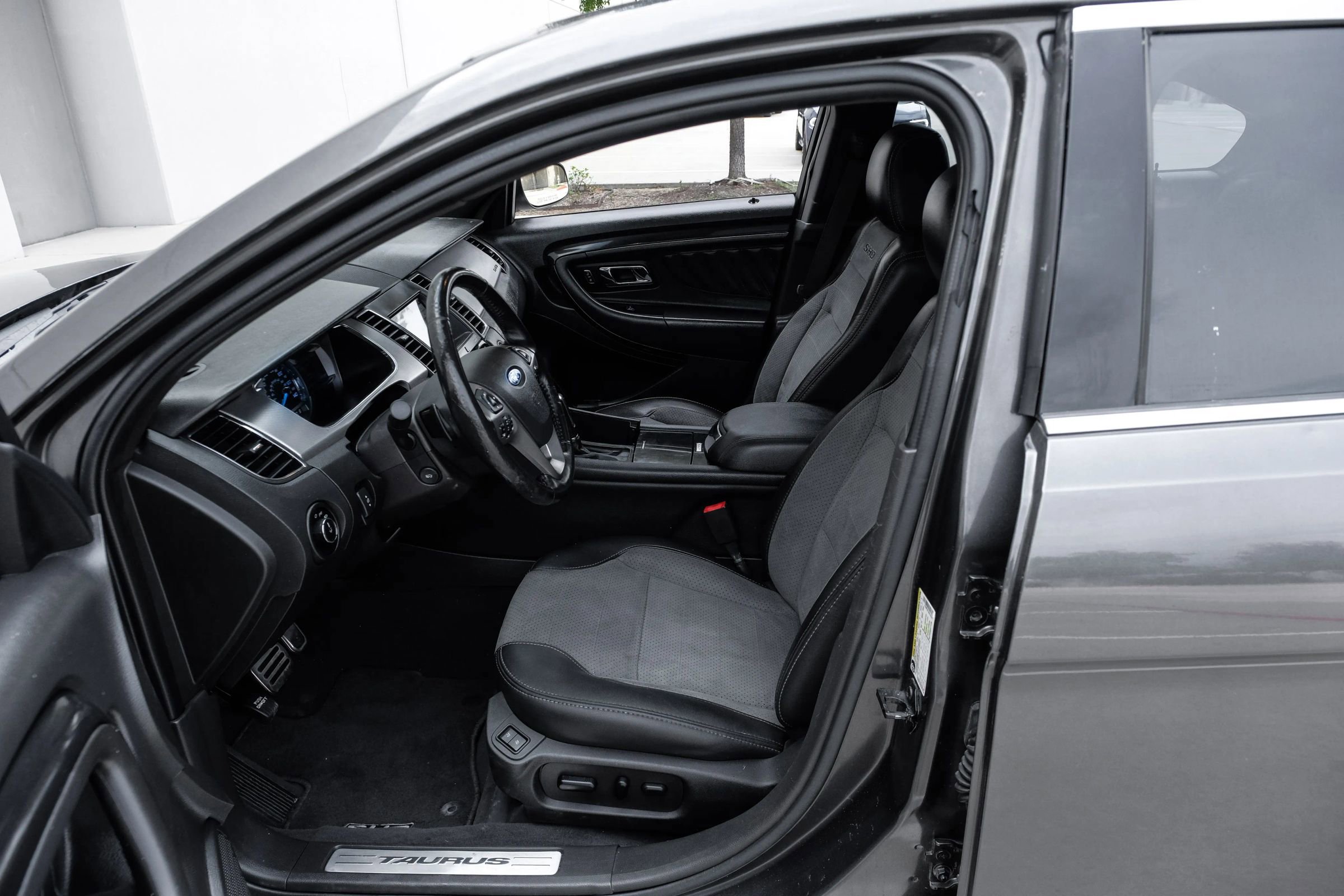 Used 2019 Ford Taurus SHO w/ Driver Assist Package AWD/4WD image 18