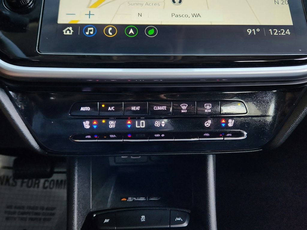 Used 2023 Chevrolet Bolt EUV Premier w/ Sun & Sound Package FWD image 13
