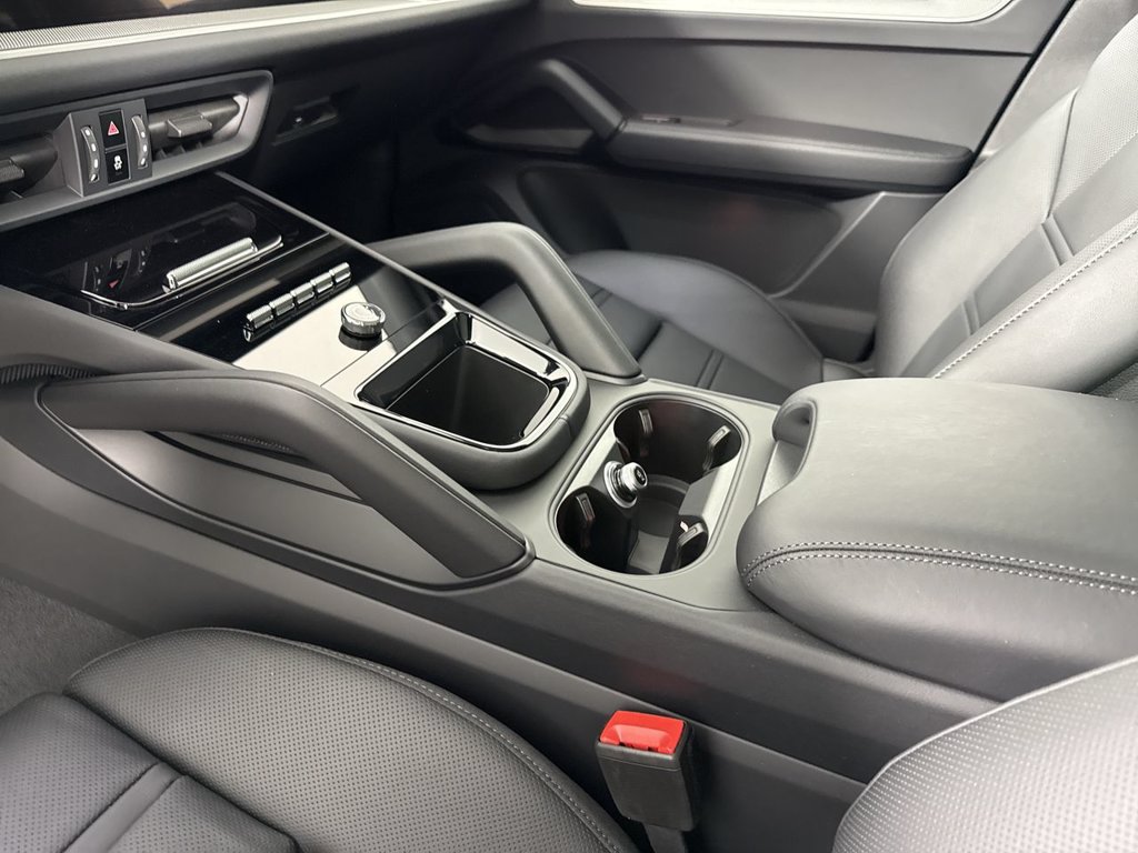New 2026 Porsche Cayenne Coupe AWD/4WD image 31