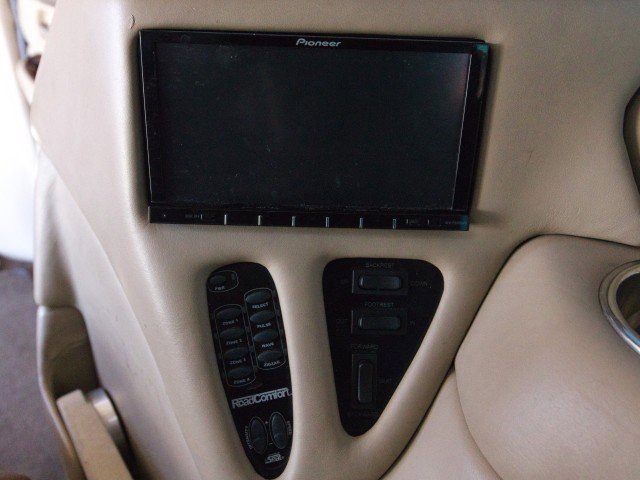 Used 2009 Cadillac Escalade ESV AWD w/ Livery Package image 37