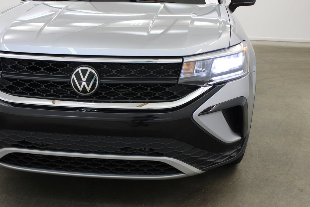 Used 2024 Volkswagen Taos S FWD image 8