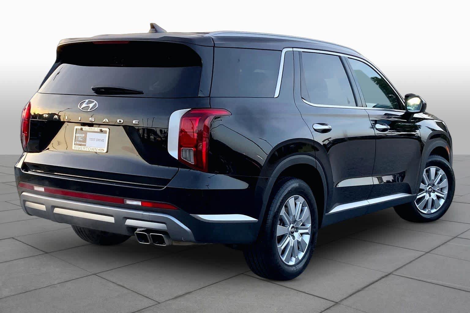 Used 2025 Hyundai Palisade SEL FWD image 12