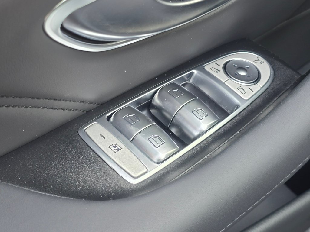 Used 2022 Mercedes-Benz E 53 AMG 4MATIC Sedan image 39