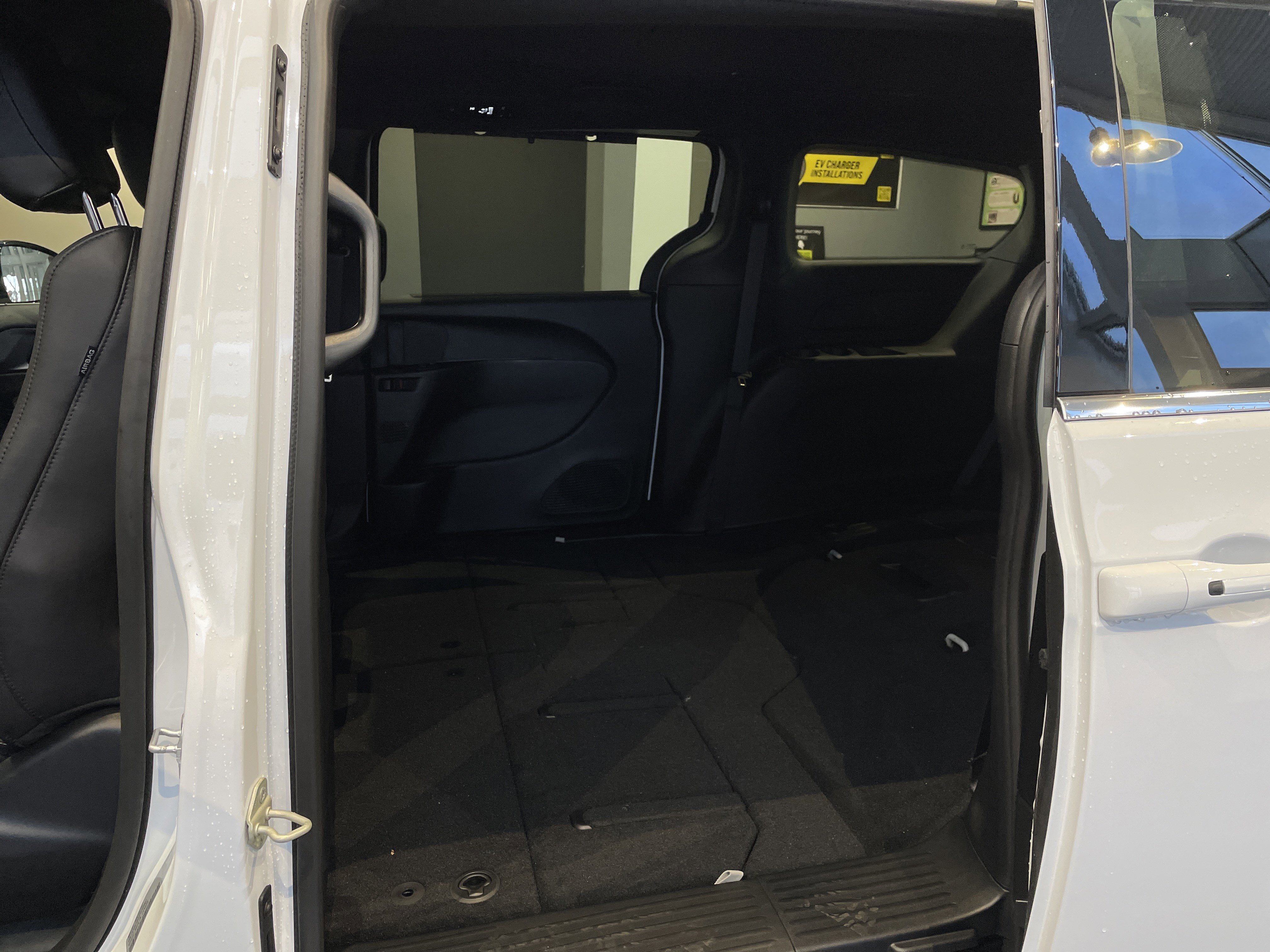 New 2026 Chrysler Pacifica Select image 32