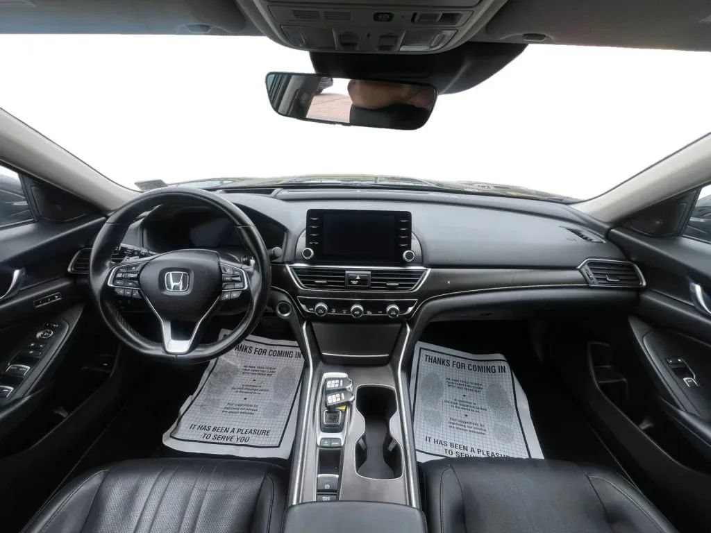 Used 2018 Honda Accord Touring image 10