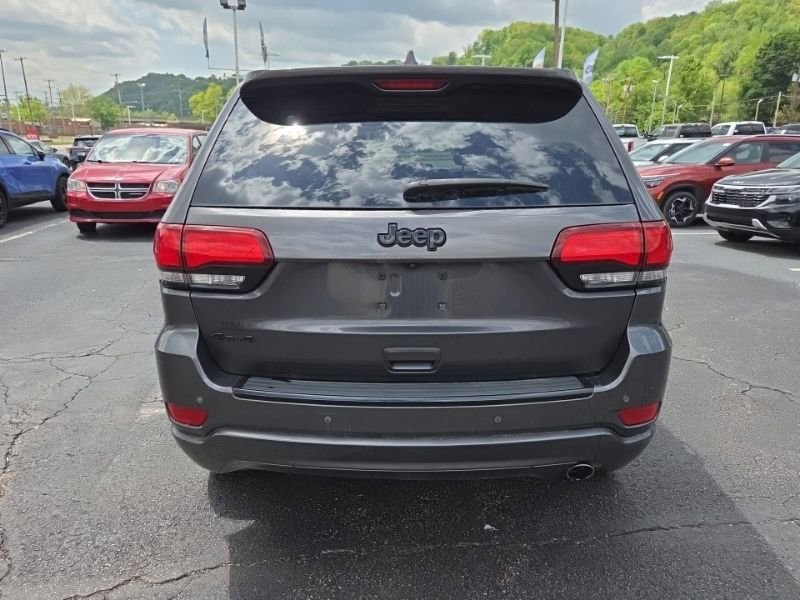Used 2017 Jeep Grand Cherokee Altitude AWD/4WD image 6