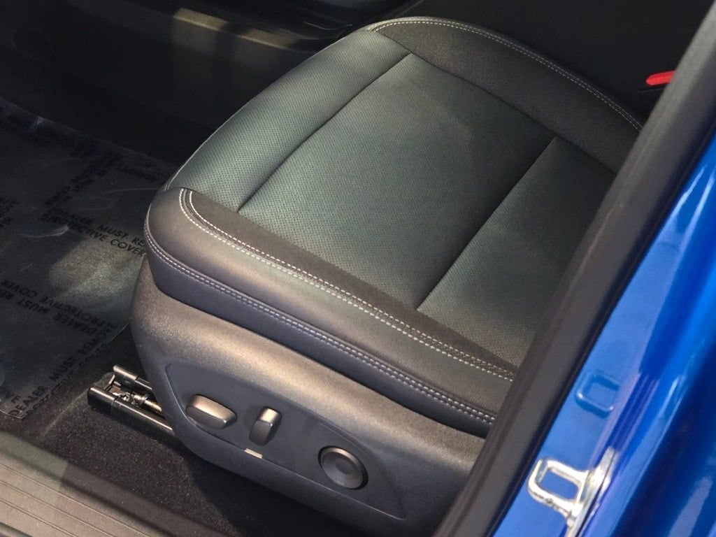 Certified 2024 Chevrolet Equinox EV LT FWD image 23