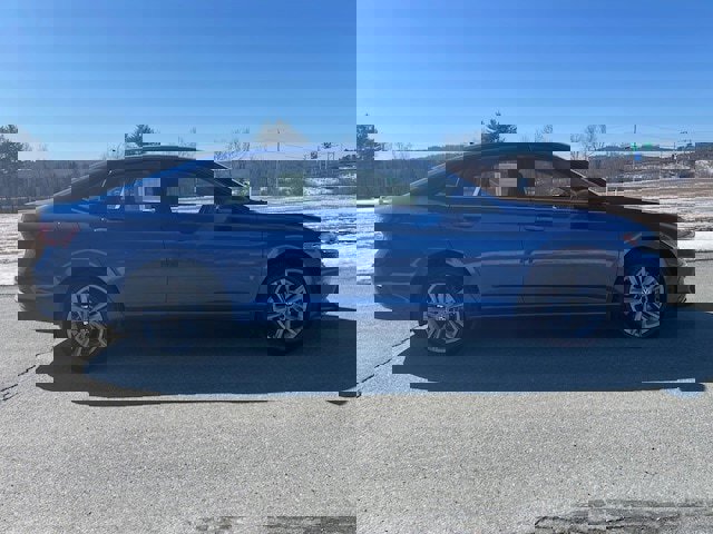 Used 2024 Volkswagen Jetta SE w/ Panoramic Sunroof Package image 5