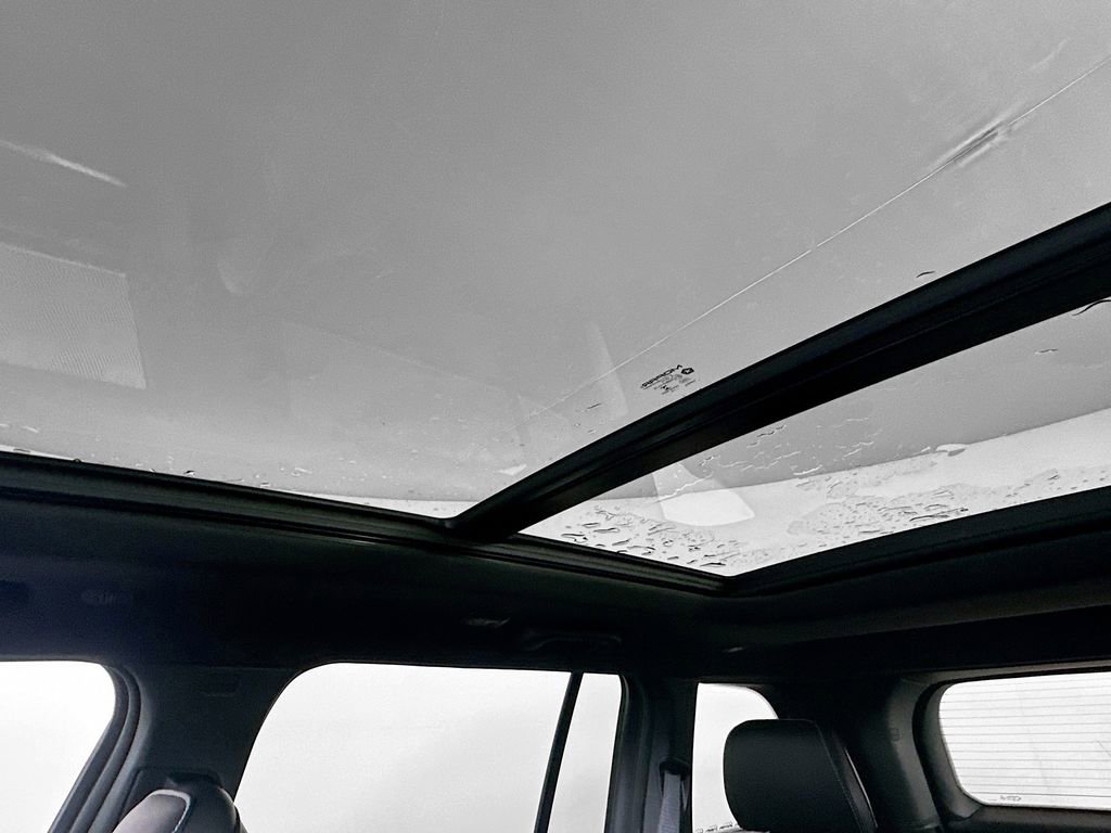 New 2026 Jeep Grand Cherokee Limited w/ Luxury Tech Group II AWD/4WD image 14