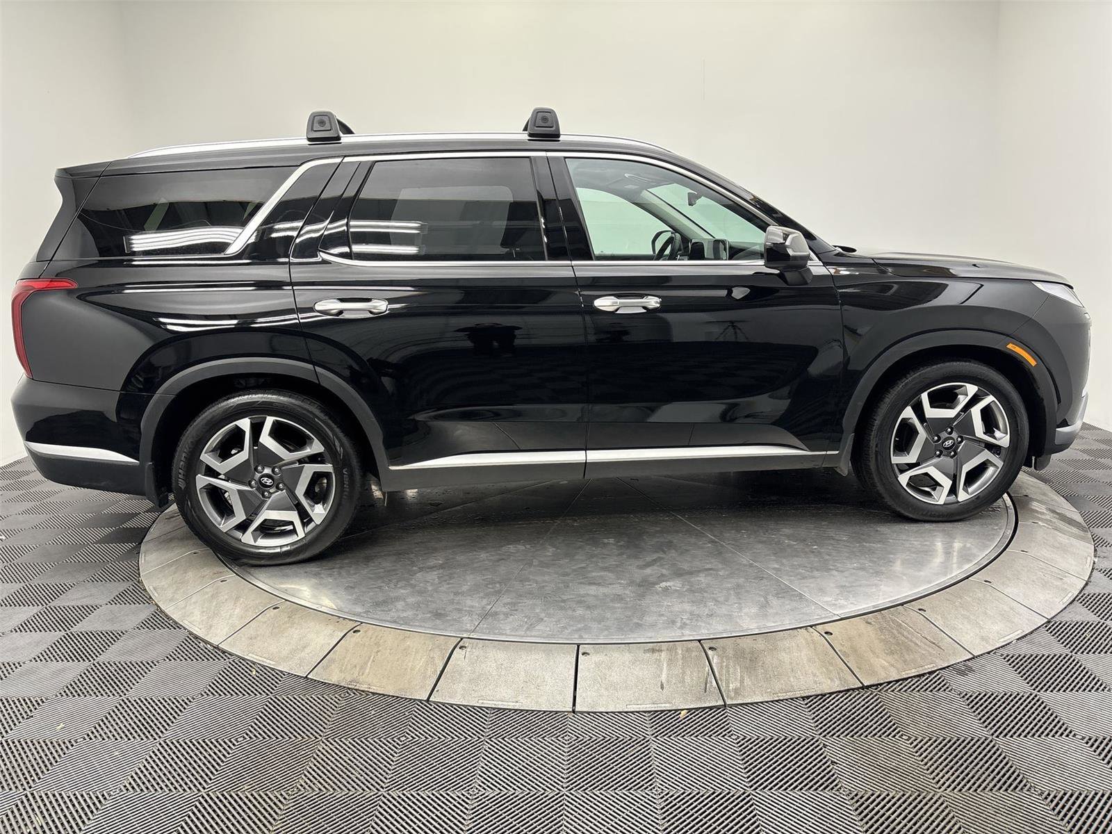 Used 2023 Hyundai Palisade SEL AWD/4WD image 17