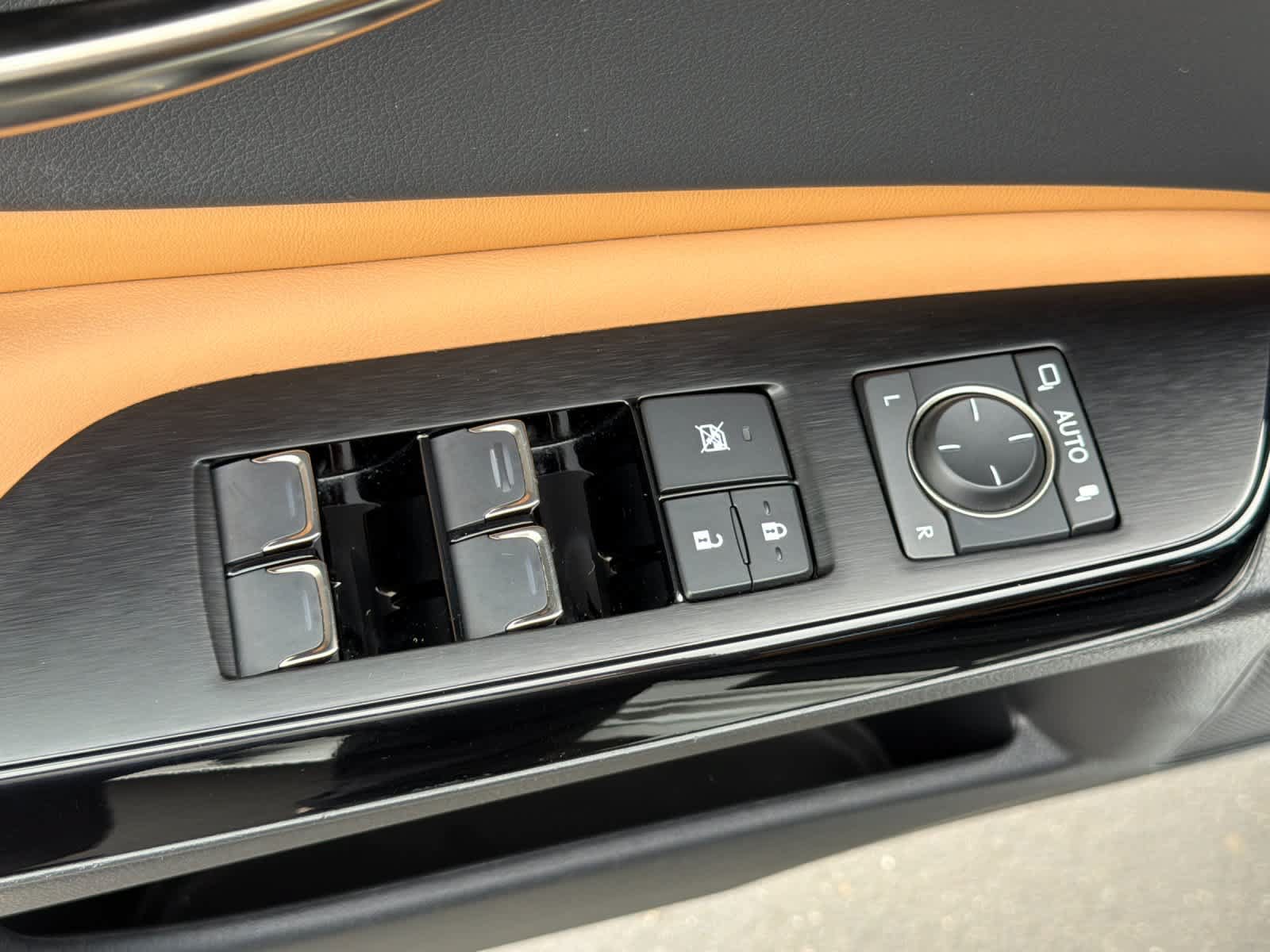 Certified 2023 Lexus ES 350 w/ Luxury Package FWD image 13