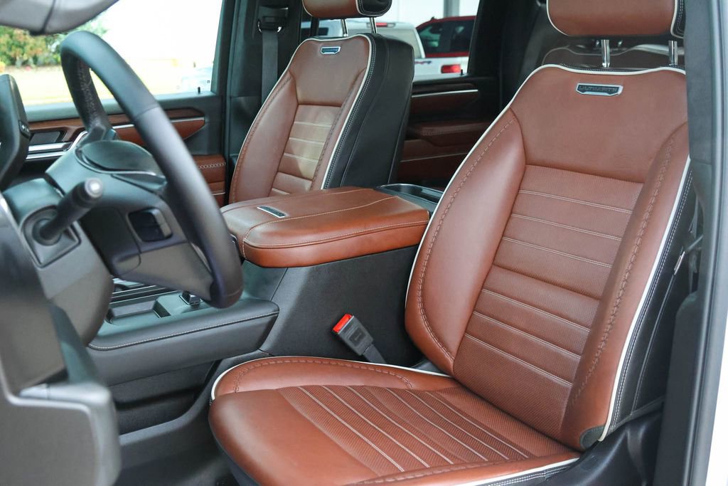 Used 2024 GMC Sierra 2500 Denali Ultimate AWD/4WD image 11