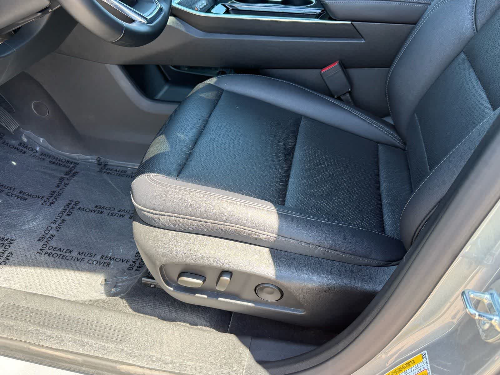 Used 2025 Chevrolet Equinox LT w/ Convenience Package II FWD image 13
