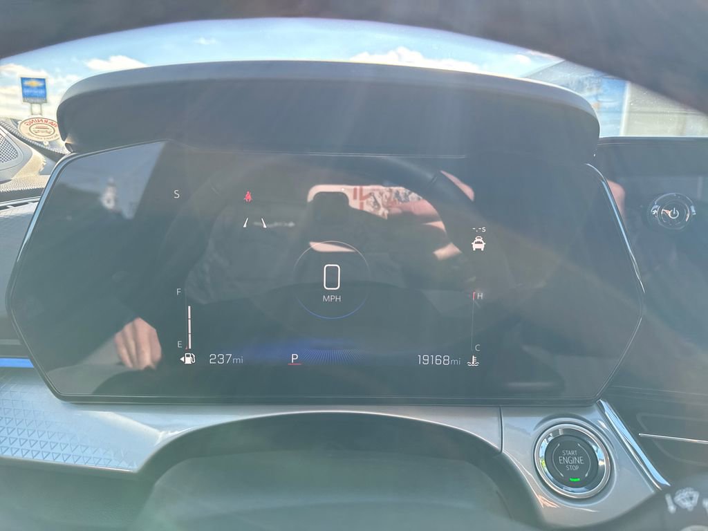 Used 2025 Chevrolet Trax LT w/ LT Convenience Package image 18