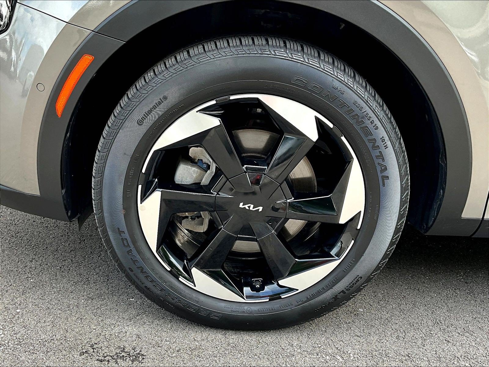 Certified 2025 Kia Sorento SX Prestige AWD/4WD image 35