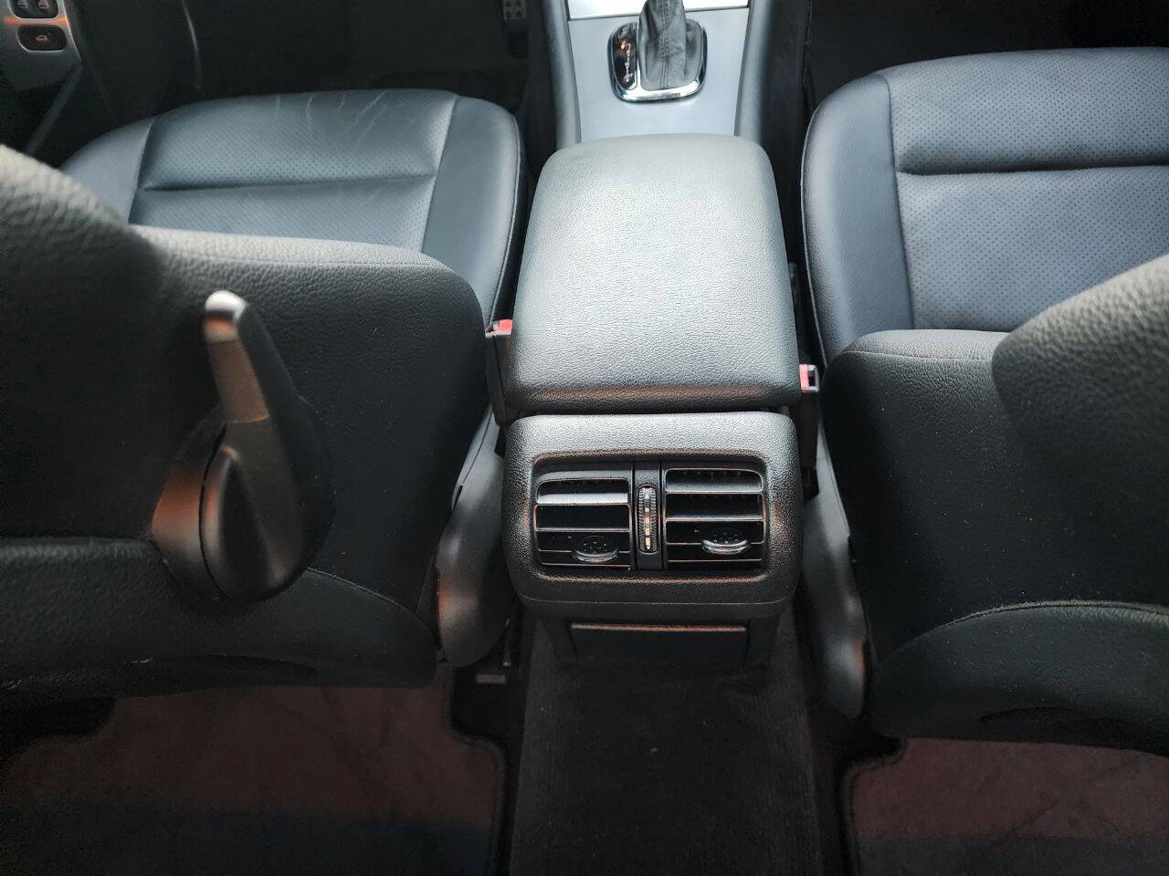 Used 2005 Mercedes-Benz C 230 Sedan image 27