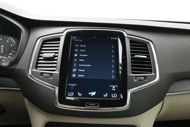 Used 2020 Volvo XC90 T6 Momentum w/ Protection Package Premier AWD/4WD image 16