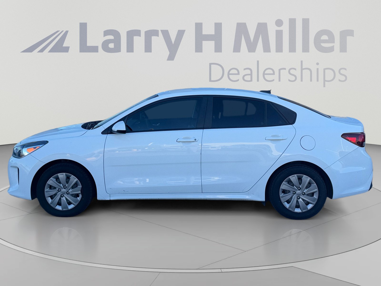 Used 2019 Kia Rio S FWD image 2