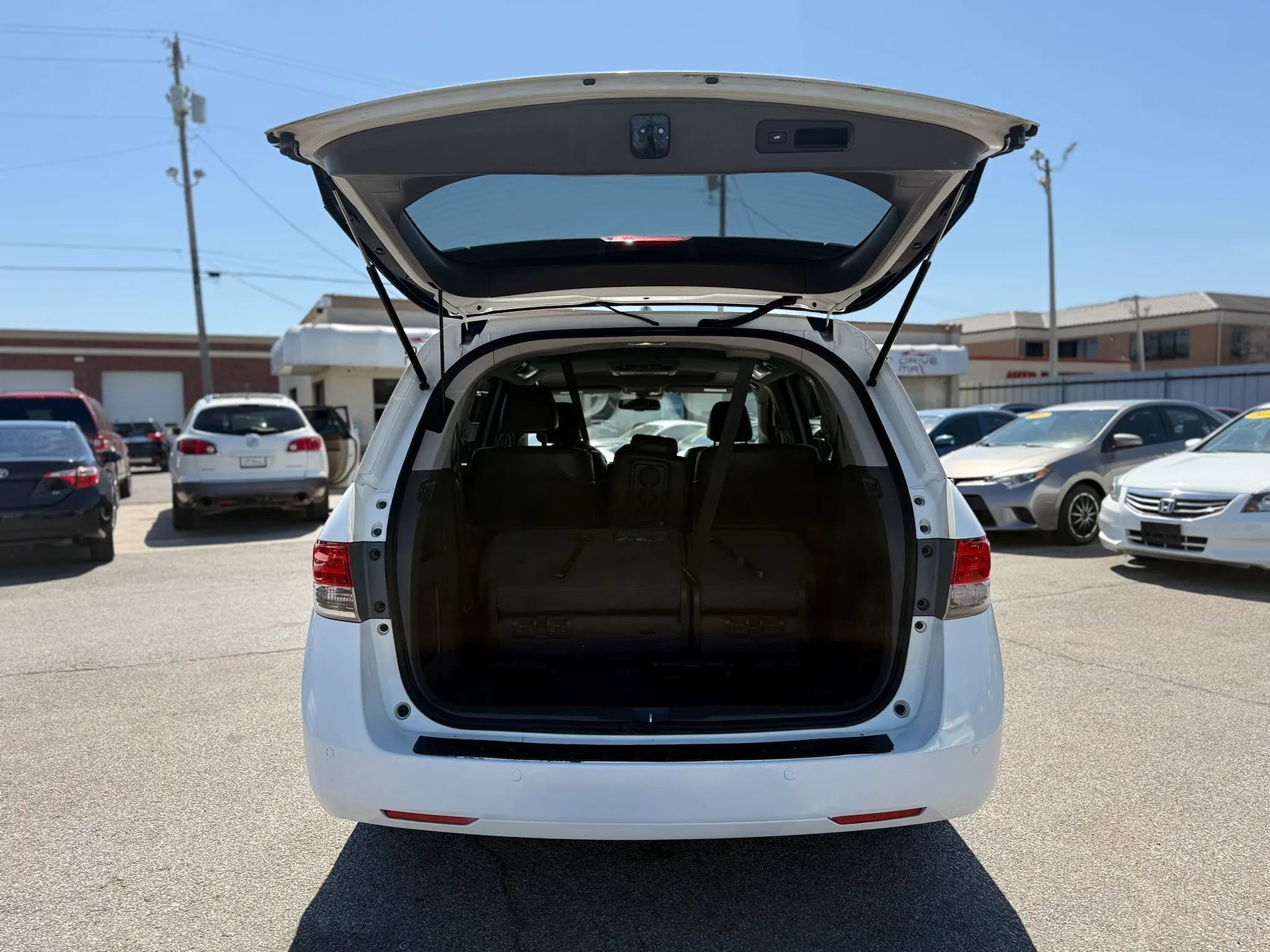 Used 2015 Honda Odyssey Touring image 5