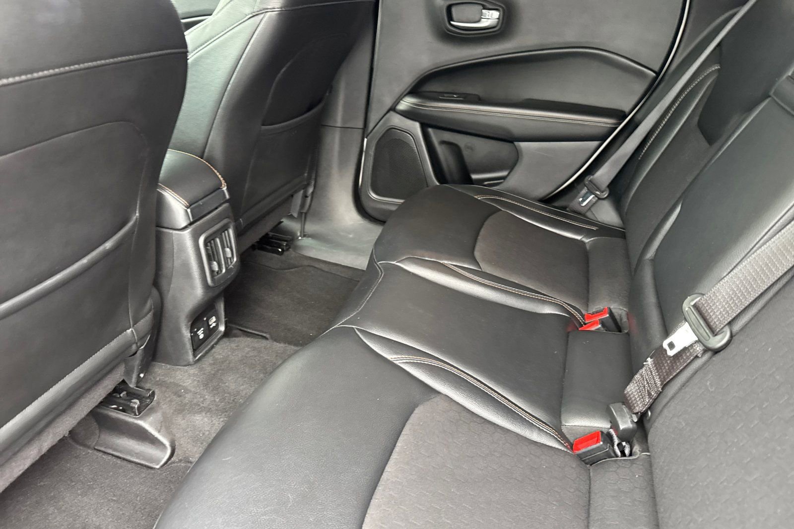 Used 2018 Jeep Compass Latitude w/ Popular Equipment Group image 12