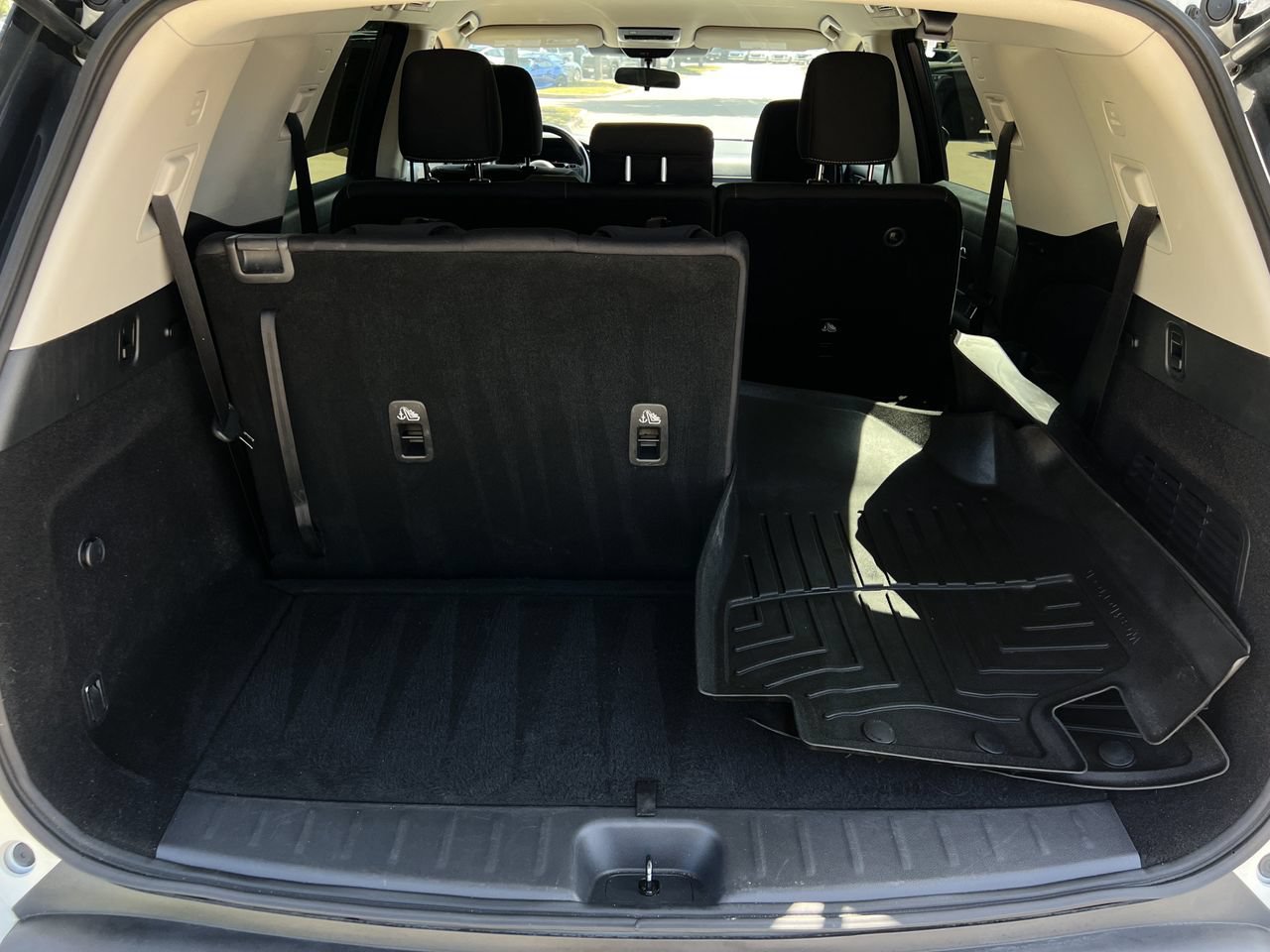 Used 2022 Nissan Pathfinder SV FWD image 25