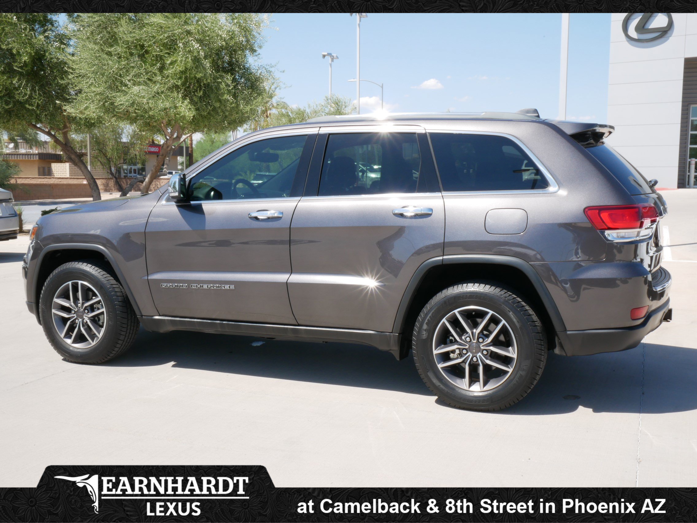 Used 2020 Jeep Grand Cherokee Limited w/ Luxury Group II RWD image 3