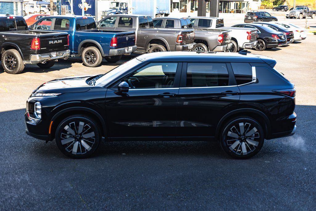 New 2026 Mitsubishi Outlander SE AWD/4WD image 12