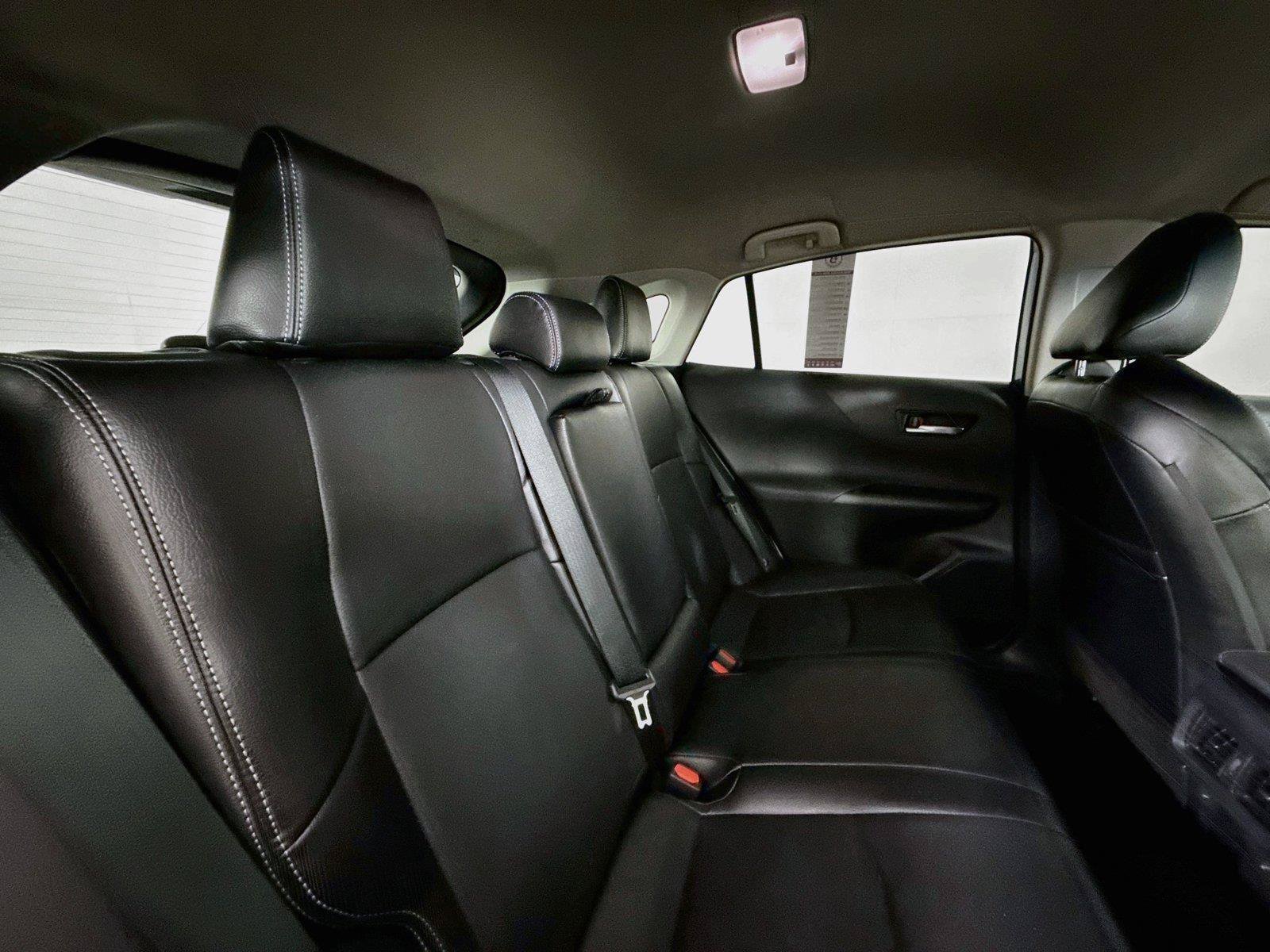 Used 2022 Toyota Venza LE AWD/4WD image 39