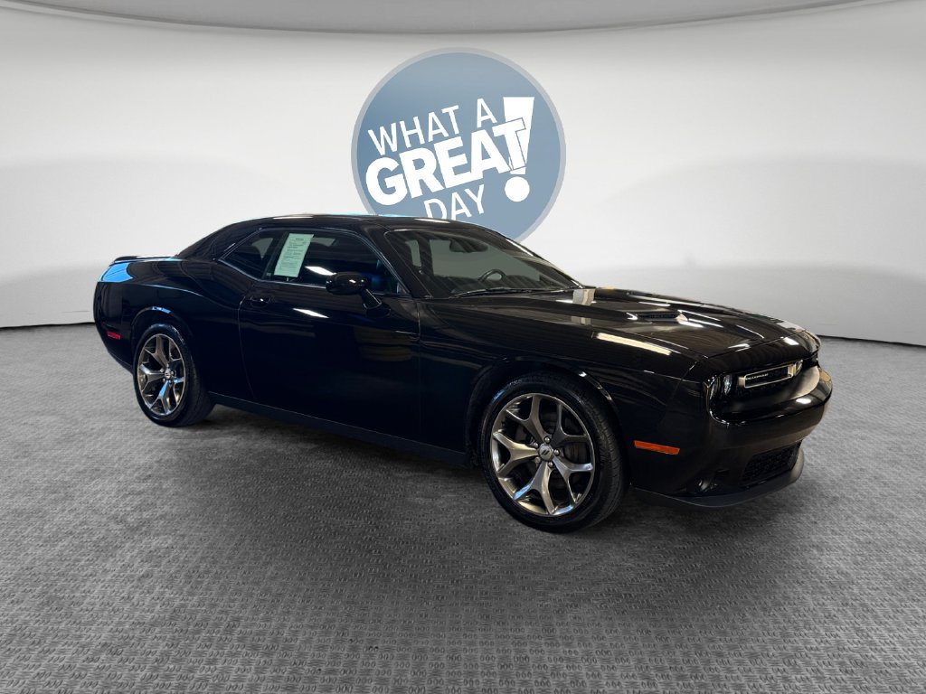 Used 2017 Dodge Challenger SXT Plus RWD image 1