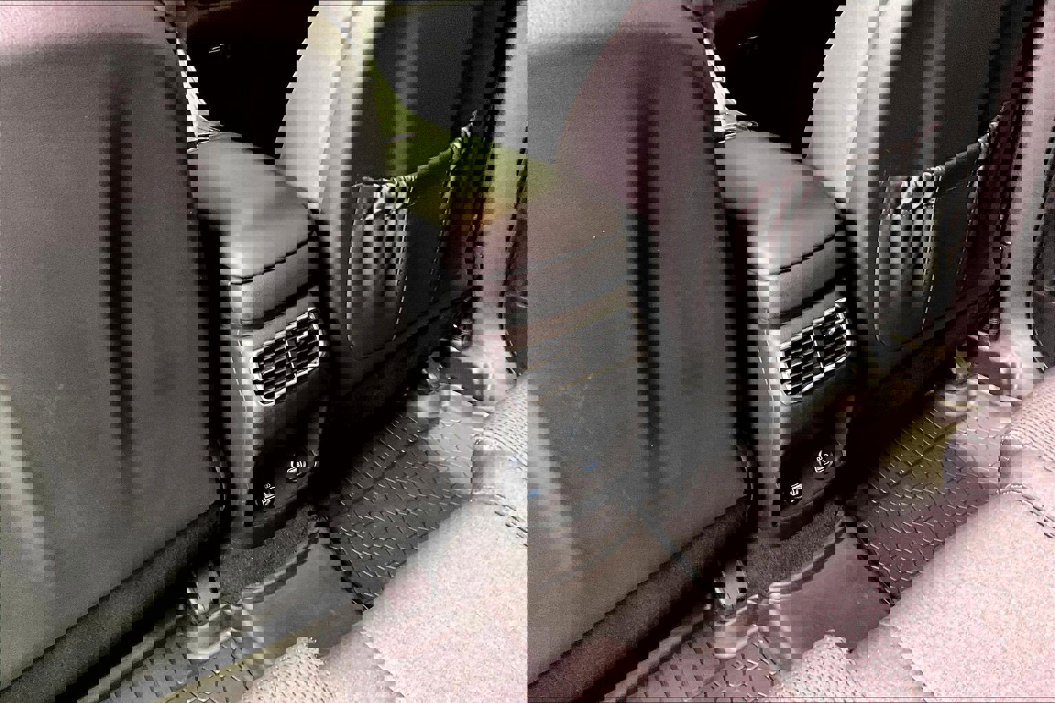 Used 2023 Hyundai Santa Fe SE image 10