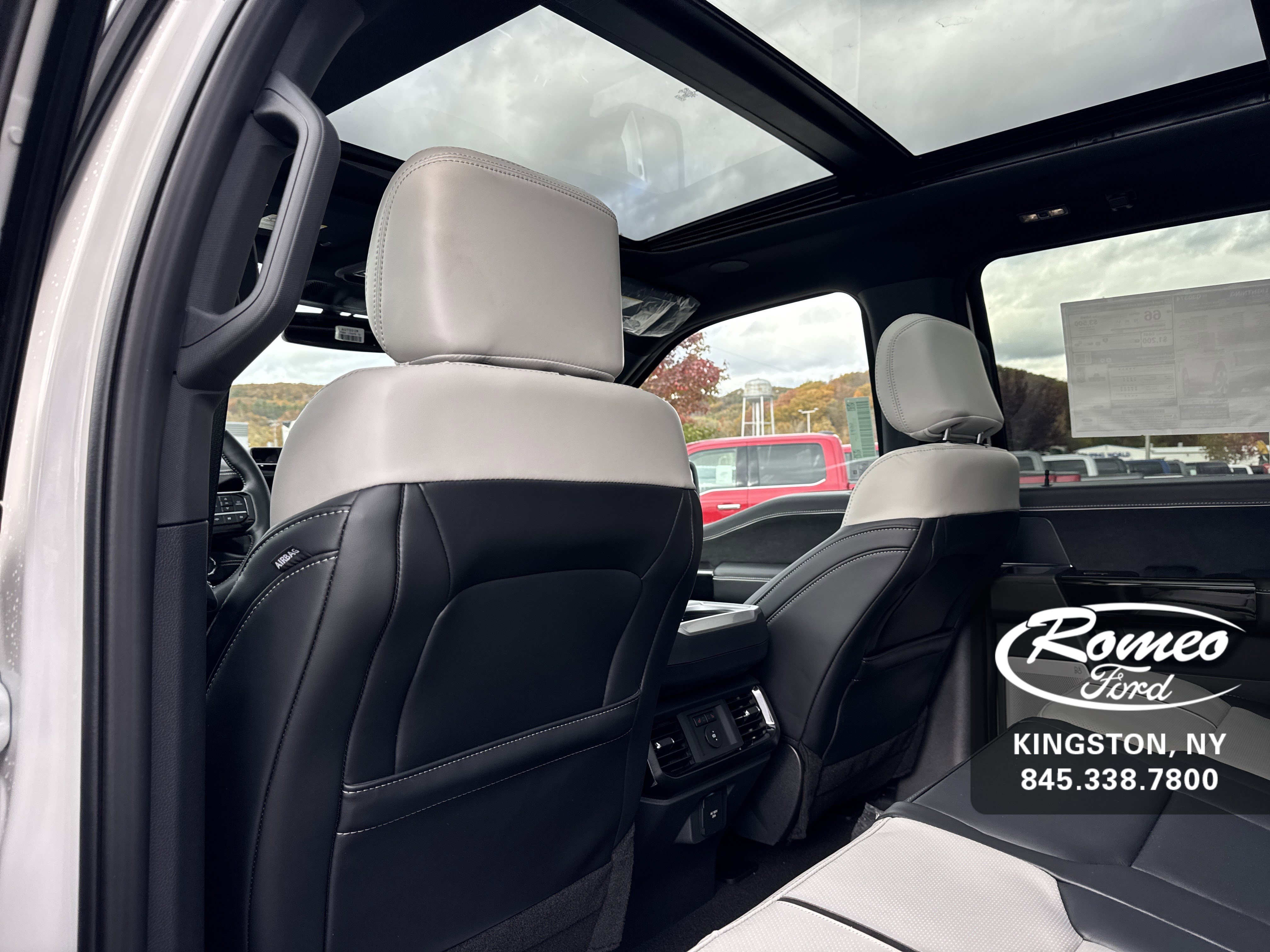 New 2025 Ford F150 Lightning Platinum image 32