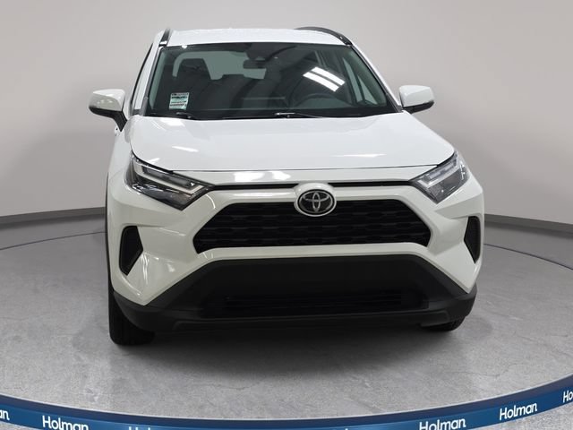 Used 2023 Toyota RAV4 XLE AWD/4WD image 2