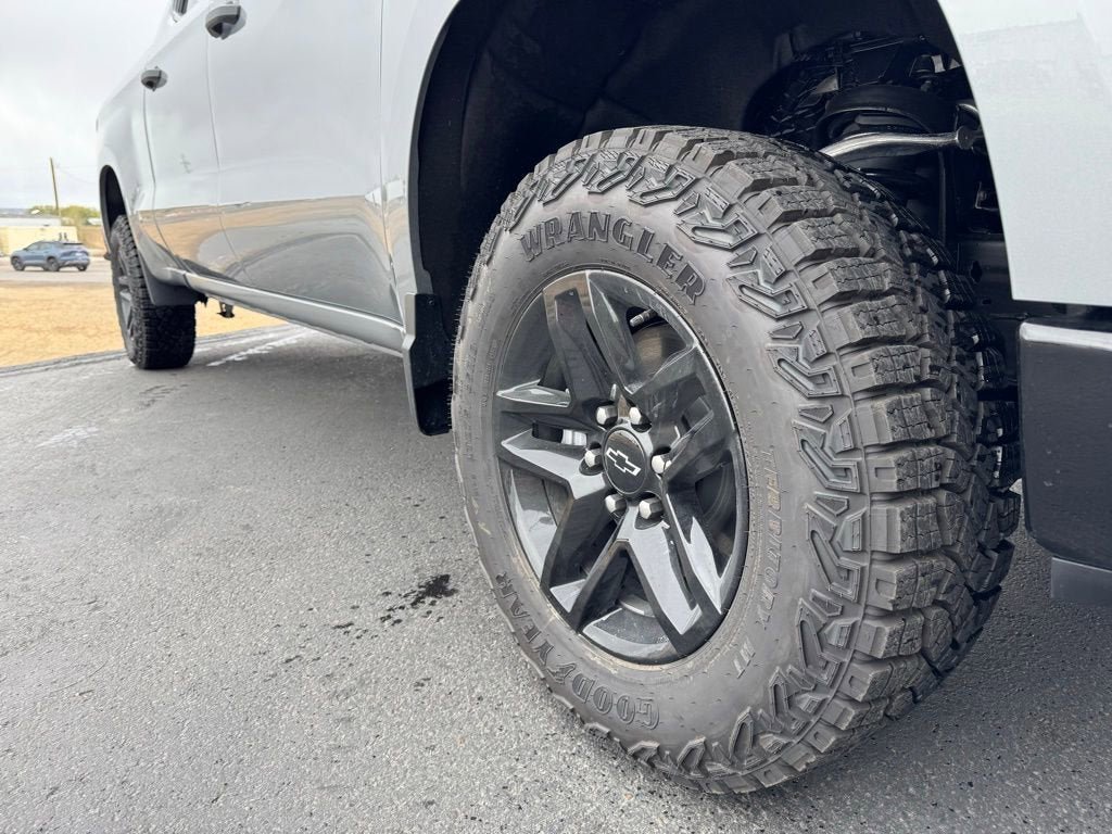 New 2026 Chevrolet Silverado 1500 Custom Trail Boss w/ Dark Appearance Package AWD/4WD image 8