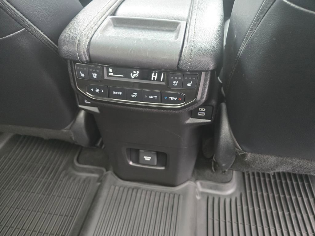 Certified 2024 Toyota Grand Highlander Platinum image 15