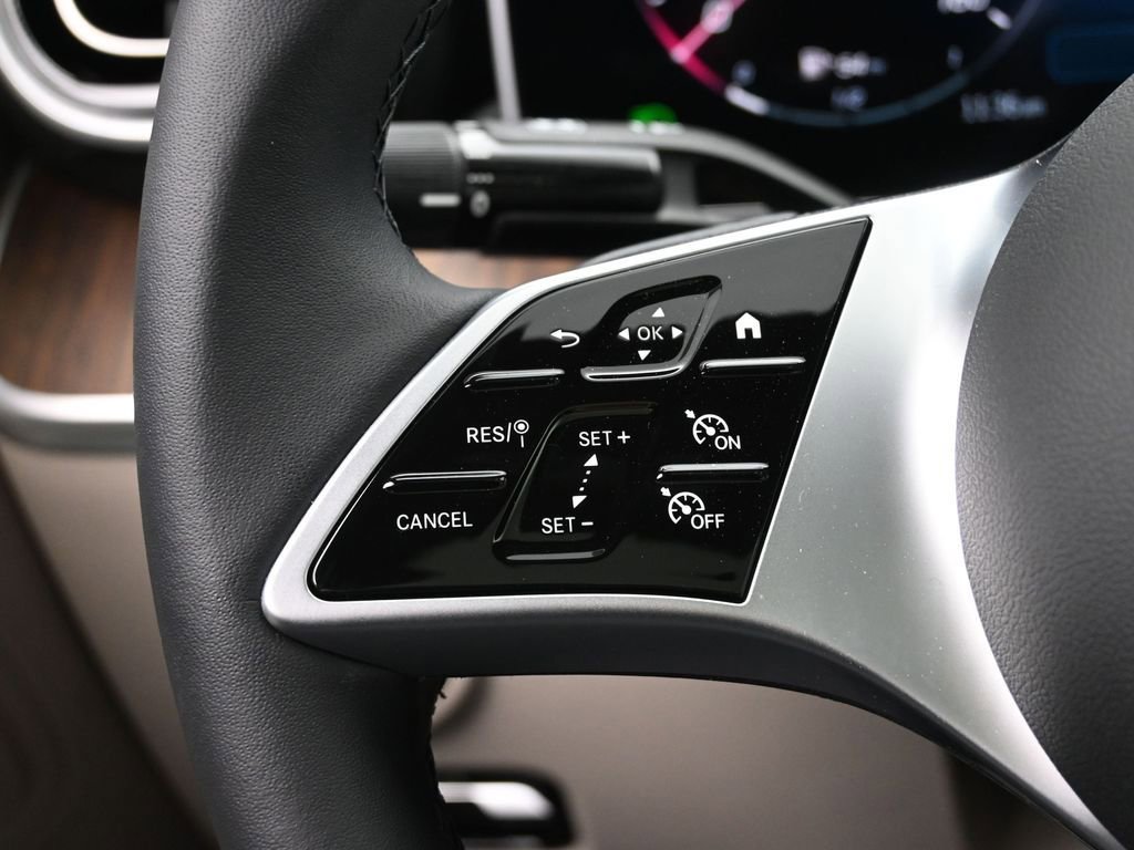 New 2025 Mercedes-Benz C 300 4MATIC Sedan image 11