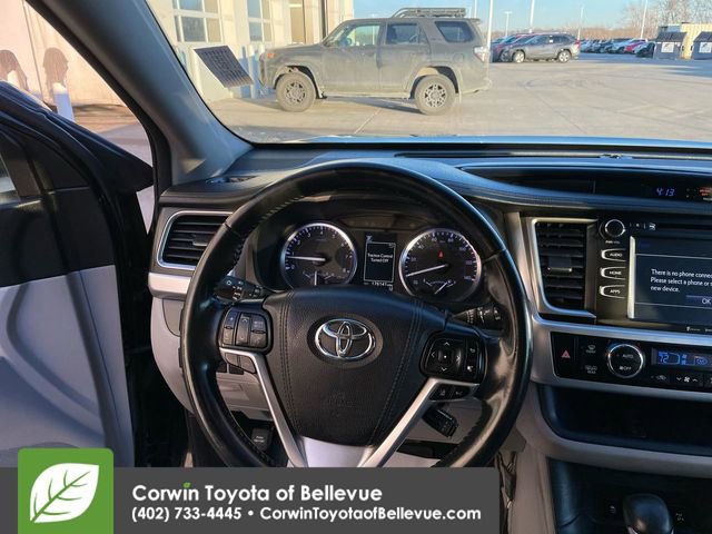 Used 2018 Toyota Highlander XLE image 22